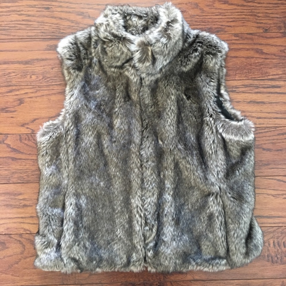 Banana Republic Women’s Lined Faux Fur Vest with Pockets Brown Full Zip Large